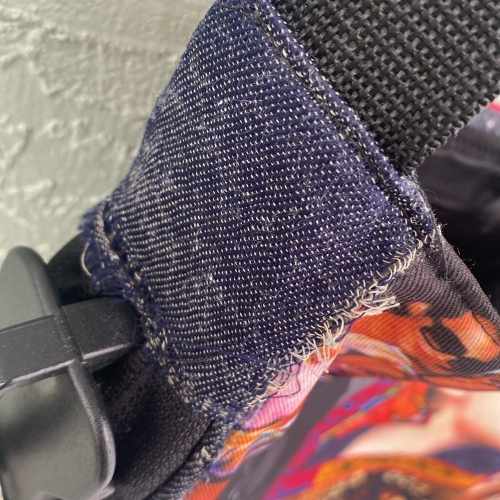 Cross Body Purse - Picture 9 of 15
